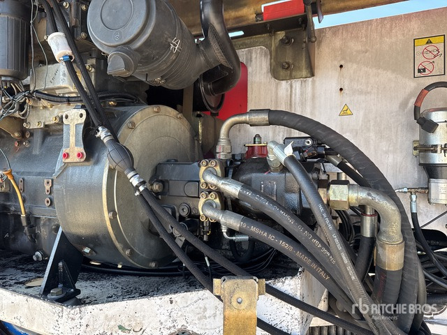 2006 Haulotte HA32PX Diesel Articulating Boom Lift - Артикулираща платформа: снимка 5 2006 Haulotte HA32PX Diesel Articulating Boom Lift - Артикулираща платформа: снимка 5