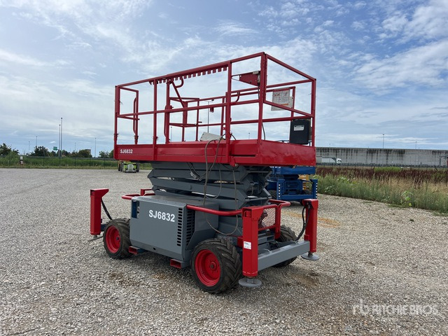 2007 Skyjack SJ6832 RT Diesel Scissor Lift - Ножична работна платформа: снимка 2 2007 Skyjack SJ6832 RT Diesel Scissor Lift - Ножична работна платформа: снимка 2