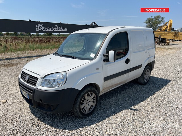 2008 Fiat Doblo (Inoperable) Van Truck - Малък ван: снимка 2 2008 Fiat Doblo (Inoperable) Van Truck - Малък ван: снимка 2