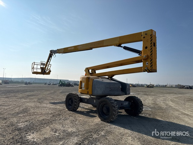 2009 Haulotte HA260PX Diesel Articulating Boom Lift - Артикулираща платформа: снимка 3 2009 Haulotte HA260PX Diesel Articulating Boom Lift - Артикулираща платформа: снимка 3