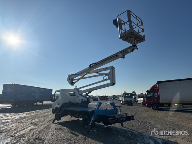 2010 Nissan Cabstar 35 - 11 2010 Cela TP200 20 m on Bucket Truck - Автовишка: снимка 2 2010 Nissan Cabstar 35 - 11 2010 Cela TP200 20 m on Bucket Truck - Автовишка: снимка 2