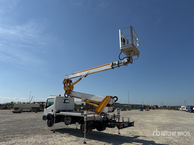 2011 Nissan Cabstar 35 - 11 2011 Multitel Pagliero MX250EX ... Bucket Truck - Автовишка: снимка 3 2011 Nissan Cabstar 35 - 11 2011 Multitel Pagliero MX250EX ... Bucket Truck - Автовишка: снимка 3