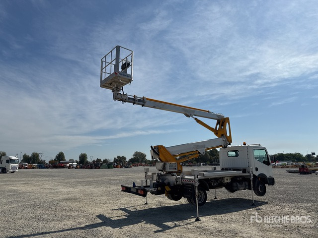 2011 Nissan Cabstar 35 - 11 2011 Multitel Pagliero MX250EX ... Bucket Truck - Автовишка: снимка 4 2011 Nissan Cabstar 35 - 11 2011 Multitel Pagliero MX250EX ... Bucket Truck - Автовишка: снимка 4