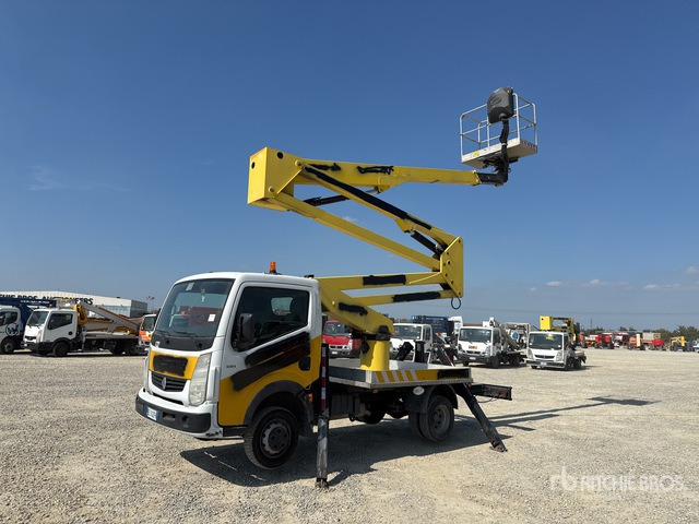 2011 Renault Maxity 110Dxi 2011 Socage DA320 20 m on Bucket Truck - Автовишка: снимка 1 2011 Renault Maxity 110Dxi 2011 Socage DA320 20 m on Bucket Truck - Автовишка: снимка 1