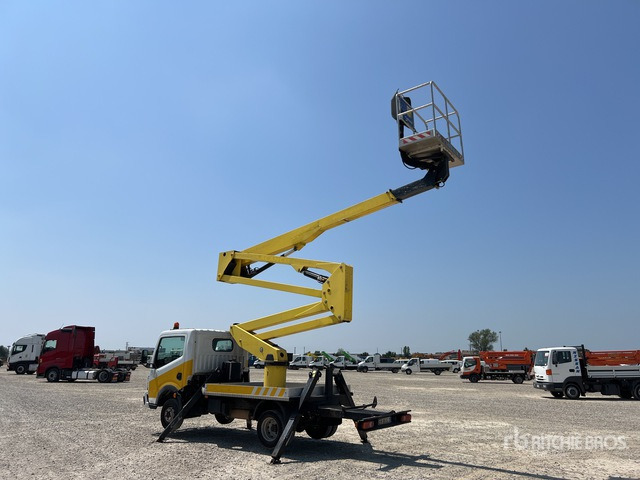 2011 Renault Maxity 2011 Socage DA320 20 m on Bucket Truck - Автовишка: снимка 3 2011 Renault Maxity 2011 Socage DA320 20 m on Bucket Truck - Автовишка: снимка 3