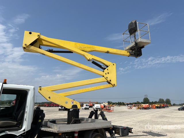 Автовишка 2011 Renault Maxity 2011 Socage DA320 20 m on Bucket Truck: снимка 6