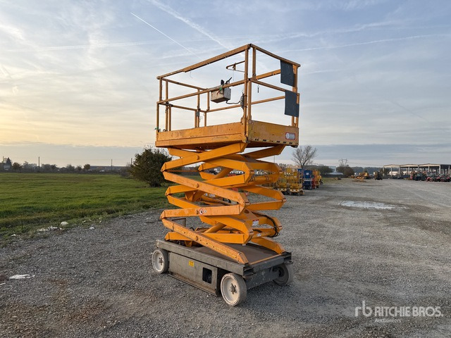 2013 Skyjack SJIII4626 Electric Scissor Lift - Ножична работна платформа: снимка 3 2013 Skyjack SJIII4626 Electric Scissor Lift - Ножична работна платформа: снимка 3