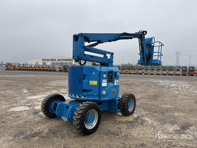 2014 Genie Z-34/22 Diesel Articulating Boom Lift - Артикулираща платформа: снимка 4 2014 Genie Z-34/22 Diesel Articulating Boom Lift - Артикулираща платформа: снимка 4