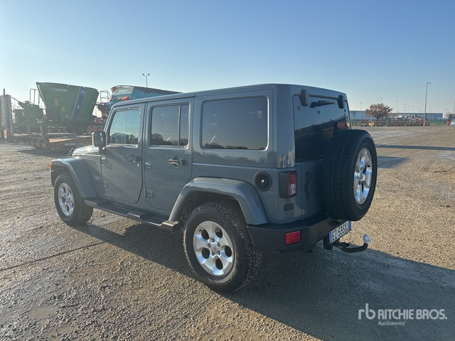 2015 Jeep Wrangler Unlimited Sahara 2.8 CRD 4WD auto 147KW/200CV SUV - Джип: снимка 2 2015 Jeep Wrangler Unlimited Sahara 2.8 CRD 4WD auto 147KW/200CV SUV - Джип: снимка 2