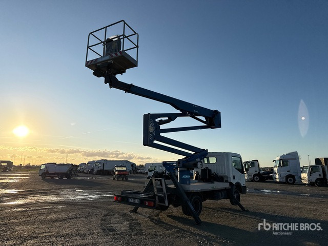 2015 Nissan Cabstar NT400 2015 Socage DA320 20 m on Bucket Truck - Автовишка: снимка 3 2015 Nissan Cabstar NT400 2015 Socage DA320 20 m on Bucket Truck - Автовишка: снимка 3