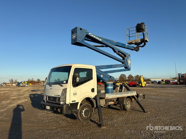 2015 Nissan Cabstar NT400 2015 Socage DA320 20 m on Bucket Truck - Автовишка: снимка 1 2015 Nissan Cabstar NT400 2015 Socage DA320 20 m on Bucket Truck - Автовишка: снимка 1