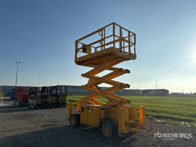 2016 Genie GS-3369RT Diesel Scissor Lift - Ножична работна платформа: снимка 2 2016 Genie GS-3369RT Diesel Scissor Lift - Ножична работна платформа: снимка 2
