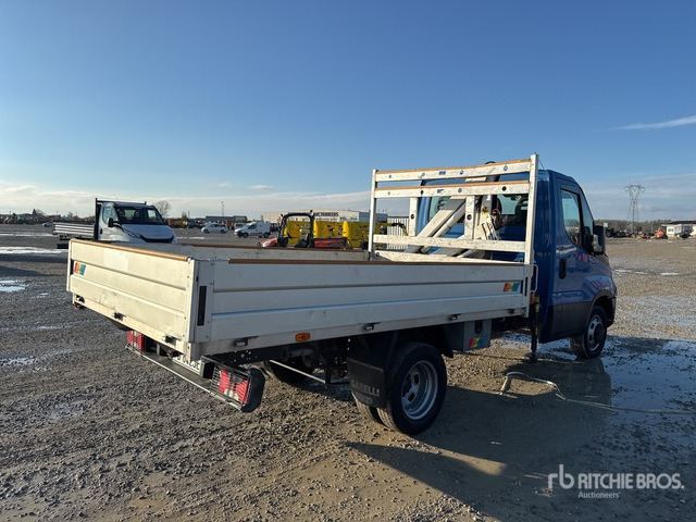 2016 Iveco 35C11 2016 Bonfiglioli P2300 L/2SI on ... Flatbed Truck with Crane - Бордови бус: снимка 4 2016 Iveco 35C11 2016 Bonfiglioli P2300 L/2SI on ... Flatbed Truck with Crane - Бордови бус: снимка 4