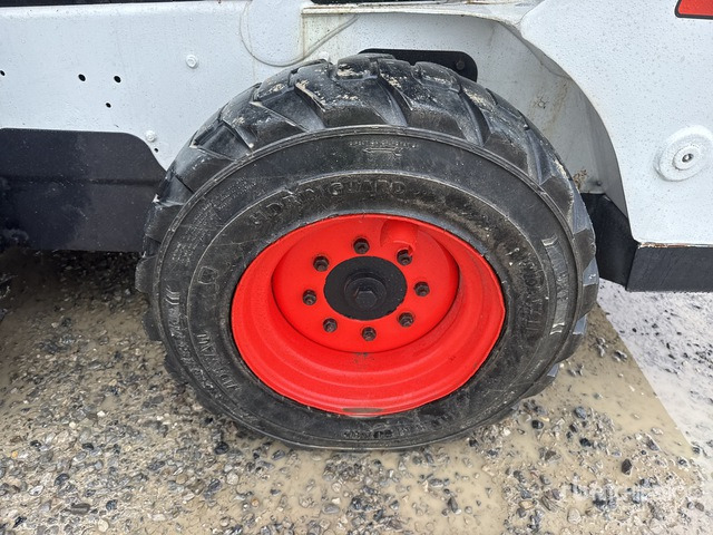 2017 Bobcat S530 Skid Steer Loader - Мини челен товарач: снимка 4 2017 Bobcat S530 Skid Steer Loader - Мини челен товарач: снимка 4