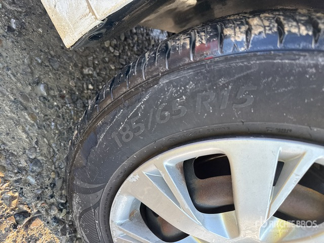 2017 Peugeot 208 BERLINA MIX BLUEHDI Automobile - Лек автомобил: снимка 5 2017 Peugeot 208 BERLINA MIX BLUEHDI Automobile - Лек автомобил: снимка 5