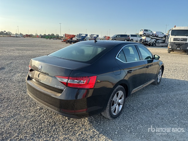 2018 Skoda Superb Autovettura - Лек автомобил: снимка 4 2018 Skoda Superb Autovettura - Лек автомобил: снимка 4