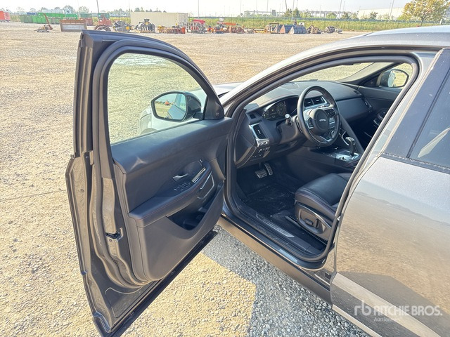 2020 Jaguar E Pace 2.0D I4 CHEQUERED FLAG AUTO 4WD SUV - Джип: снимка 5 2020 Jaguar E Pace 2.0D I4 CHEQUERED FLAG AUTO 4WD SUV - Джип: снимка 5