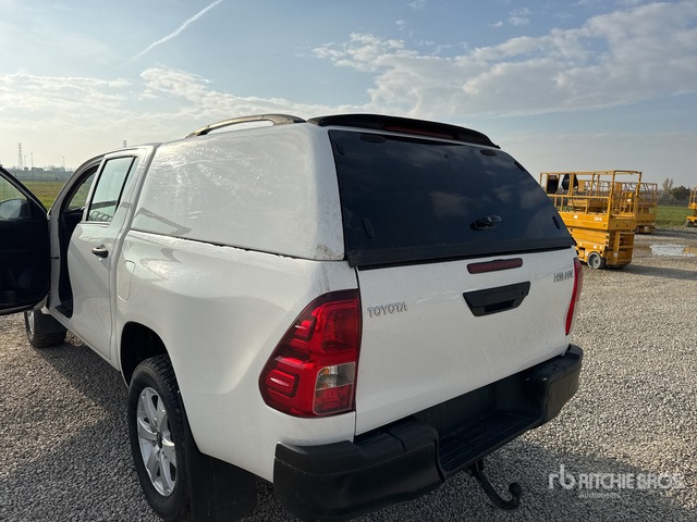 2020 Toyota Hilux Crew Cab Pickup - Пикап: снимка 5 2020 Toyota Hilux Crew Cab Pickup - Пикап: снимка 5