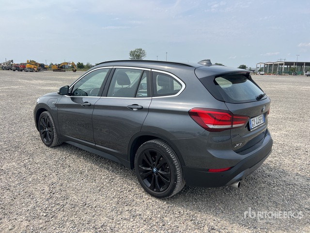 2022 BMW X1 Hybrid xDrive 25e Automobile - Лек автомобил: снимка 3 2022 BMW X1 Hybrid xDrive 25e Automobile - Лек автомобил: снимка 3