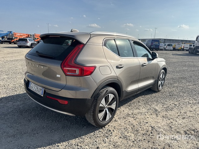 2022 Volvo XC40 T4 PLUG-IN HYBRID AUTO RECH INS ... SUV - Джип: снимка 3 2022 Volvo XC40 T4 PLUG-IN HYBRID AUTO RECH INS ... SUV - Джип: снимка 3