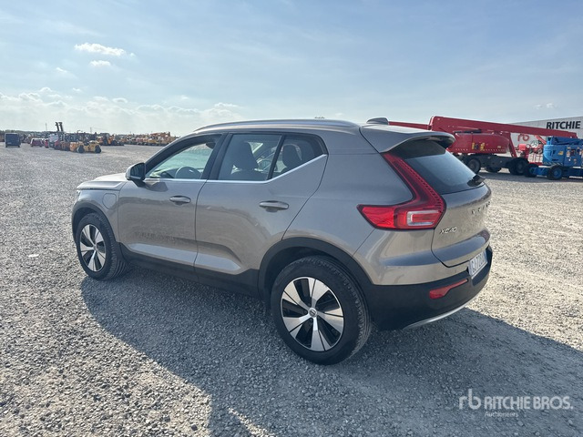 2022 Volvo XC40 T4 PLUG-IN HYBRID AUTO RECH INS ... SUV - Джип: снимка 4 2022 Volvo XC40 T4 PLUG-IN HYBRID AUTO RECH INS ... SUV - Джип: снимка 4