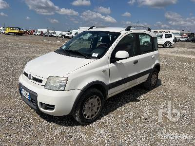 FIAT PANDA 4x4 - Лек автомобил: снимка 1 FIAT PANDA 4x4 - Лек автомобил: снимка 1