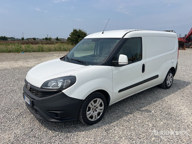 Fiat Doblo Cargo Van Truck - Товарен бус: снимка 1 Fiat Doblo Cargo Van Truck - Товарен бус: снимка 1