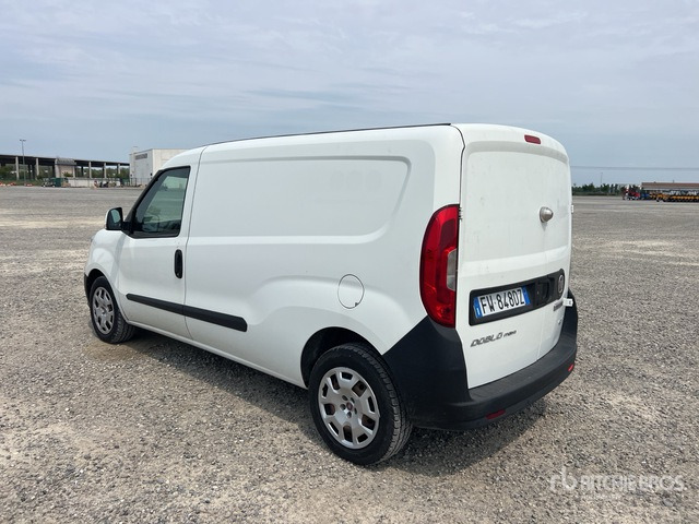 Fiat Doblo Cargo Van Truck - Товарен бус: снимка 4 Fiat Doblo Cargo Van Truck - Товарен бус: снимка 4