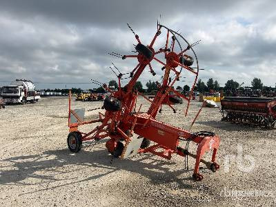 KUHN GF 6401T - Гребло/ Сенообръщачка: снимка 4 KUHN GF 6401T - Гребло/ Сенообръщачка: снимка 4