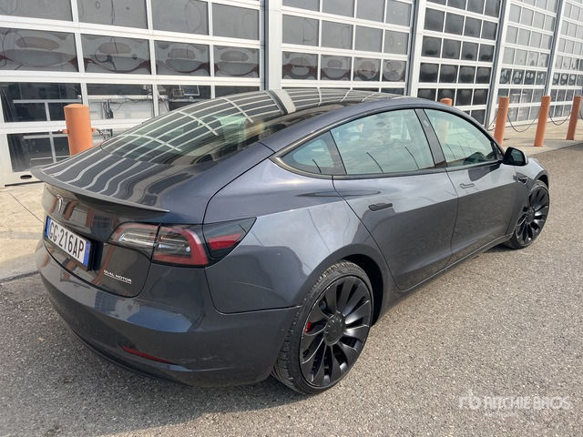 Tesla Model 3 Automobile - Лек автомобил: снимка 3 Tesla Model 3 Automobile - Лек автомобил: снимка 3
