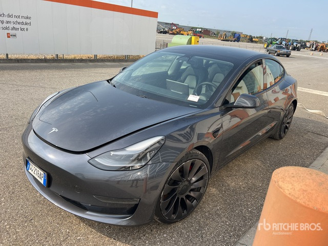 Tesla Model 3 Automobile - Лек автомобил: снимка 2 Tesla Model 3 Automobile - Лек автомобил: снимка 2