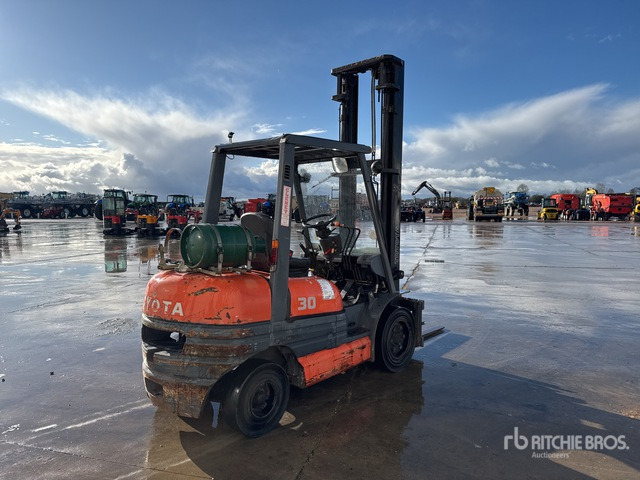 1997 Toyota 30 2450 kg Chariot Elevateur Forklift - Мотокар: снимка 3 1997 Toyota 30 2450 kg Chariot Elevateur Forklift - Мотокар: снимка 3