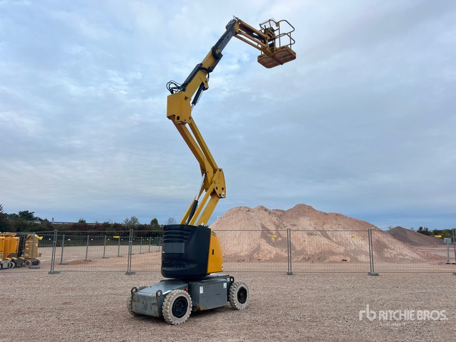 2006 Haulotte HA12IP 2WD Electric Nacelle Articulee Articulating Boom Lift - Артикулираща платформа: снимка 3 2006 Haulotte HA12IP 2WD Electric Nacelle Articulee Articulating Boom Lift - Артикулираща платформа: снимка 3