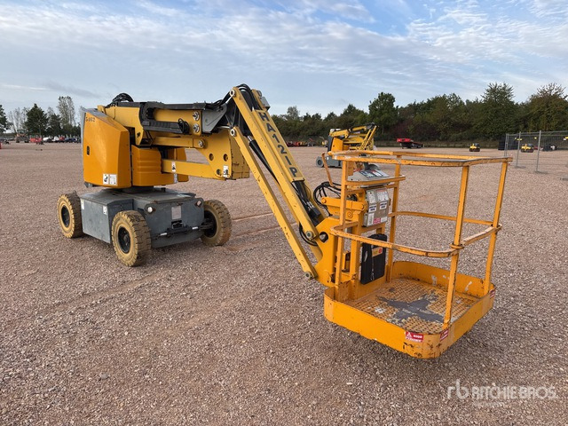 2008 Haulotte HA12IP 2WD Electric Nacelle Articulee ... Articulating Boom Lift - Артикулираща платформа: снимка 4 2008 Haulotte HA12IP 2WD Electric Nacelle Articulee ... Articulating Boom Lift - Артикулираща платформа: снимка 4