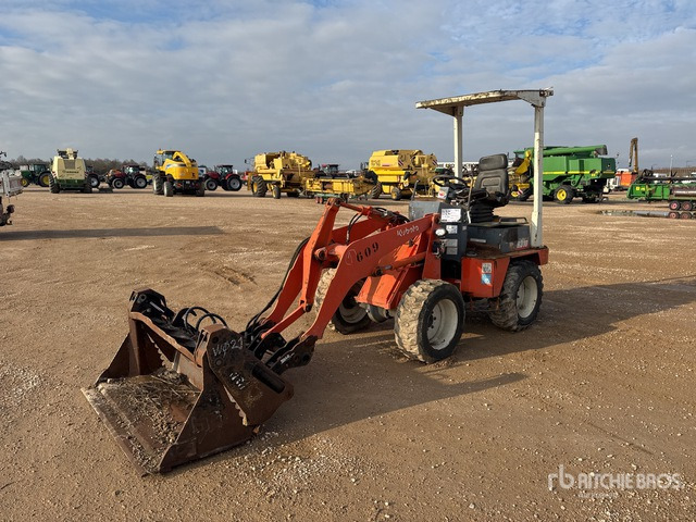 2008 Kubota R310 (Inoperable) Wheel Loader - Колесен товарач: снимка 1 2008 Kubota R310 (Inoperable) Wheel Loader - Колесен товарач: снимка 1
