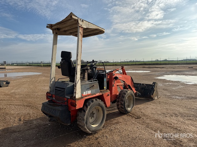 2008 Kubota R310 (Inoperable) Wheel Loader - Колесен товарач: снимка 3 2008 Kubota R310 (Inoperable) Wheel Loader - Колесен товарач: снимка 3