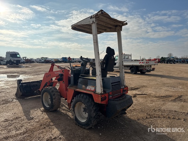 2008 Kubota R310 (Inoperable) Wheel Loader - Колесен товарач: снимка 2 2008 Kubota R310 (Inoperable) Wheel Loader - Колесен товарач: снимка 2