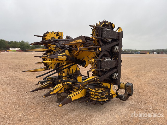 2010 New Holland FI470 Bec A Mais 10 Rangs 10 Row Corn Forage Harvester Header - Хедер за царевица: снимка 3 2010 New Holland FI470 Bec A Mais 10 Rangs 10 Row Corn Forage Harvester Header - Хедер за царевица: снимка 3