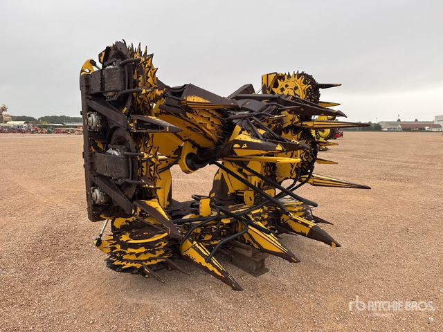 2010 New Holland FI470 Bec A Mais 10 Rangs 10 Row Corn Forage Harvester Header - Хедер за царевица: снимка 2 2010 New Holland FI470 Bec A Mais 10 Rangs 10 Row Corn Forage Harvester Header - Хедер за царевица: снимка 2