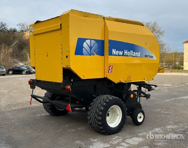 2011 New Holland BR7060 Presse A Bale Ronde Round Baler - Рулонна сламопреса: снимка 2 2011 New Holland BR7060 Presse A Bale Ronde Round Baler - Рулонна сламопреса: снимка 2