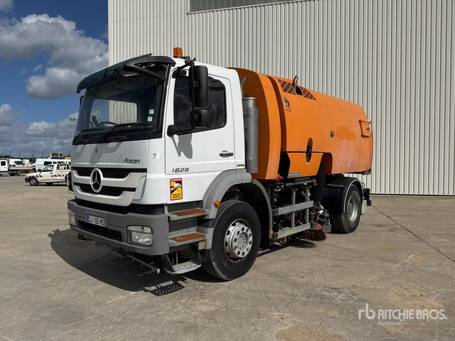2012 Mercedes-Benz AXOR 1829 Eurovoirie on Balayeuse Sweeper Truck - Мотометачна машина: снимка 1 2012 Mercedes-Benz AXOR 1829 Eurovoirie on Balayeuse Sweeper Truck - Мотометачна машина: снимка 1