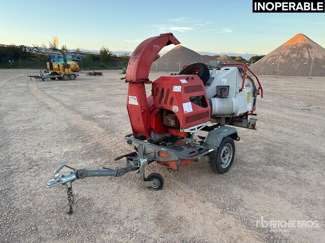 2014 Bugnot 55 BVN56 Broyeur A Vegetaux (Inoperable) Wood Chipper - Дробилка за дървесина: снимка 2 2014 Bugnot 55 BVN56 Broyeur A Vegetaux (Inoperable) Wood Chipper - Дробилка за дървесина: снимка 2