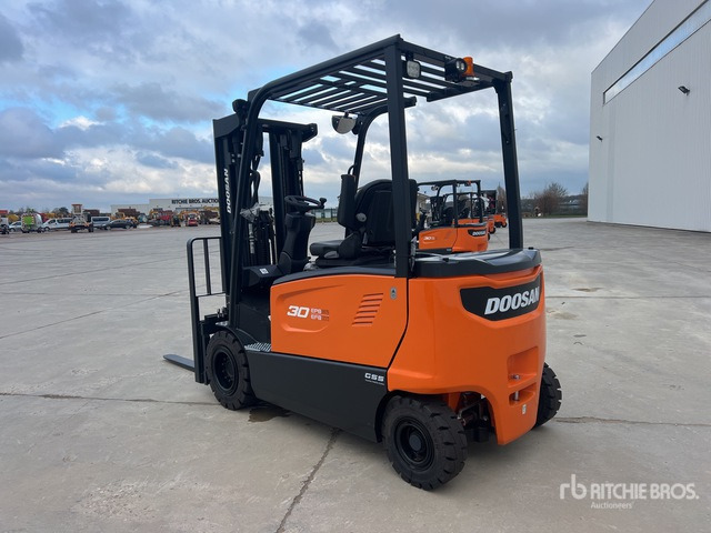 2023 Doosan B30X-7 PLUS 3000 kg Chariot Elevateur Elect ... Electric Forklift - Електрокар: снимка 4 2023 Doosan B30X-7 PLUS 3000 kg Chariot Elevateur Elect ... Electric Forklift - Електрокар: снимка 4