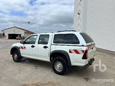 ISUZU D-MAX 4x4 Crew Cab - Пикап: снимка 2 ISUZU D-MAX 4x4 Crew Cab - Пикап: снимка 2