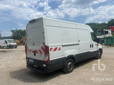 IVECO 35-140 Vehicule Utilitaire - Товарен бус: снимка 3 IVECO 35-140 Vehicule Utilitaire - Товарен бус: снимка 3