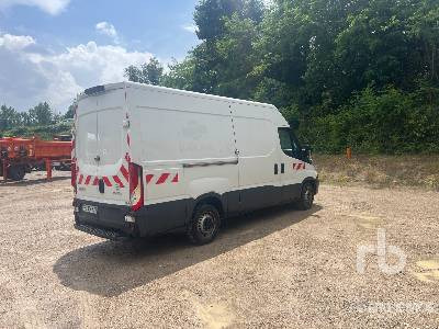 IVECO 35S14 Vehicule Utilitaire - Товарен бус: снимка 3 IVECO 35S14 Vehicule Utilitaire - Товарен бус: снимка 3