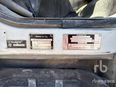 RENAULT KERAX 320DCI 4x2 Camion Tri-Benne - Самосвал камион: снимка 5 RENAULT KERAX 320DCI 4x2 Camion Tri-Benne - Самосвал камион: снимка 5