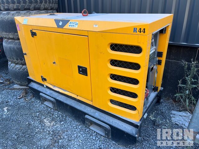 Sdmo R44 Generator Set - Електрогенератор: снимка 2 Sdmo R44 Generator Set - Електрогенератор: снимка 2