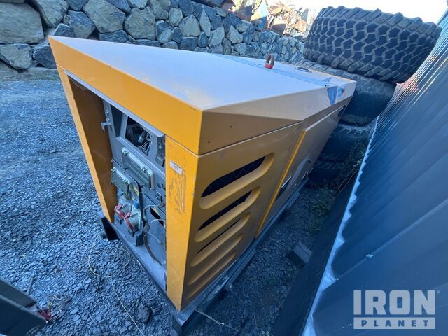 Sdmo R44 Generator Set - Електрогенератор: снимка 3 Sdmo R44 Generator Set - Електрогенератор: снимка 3