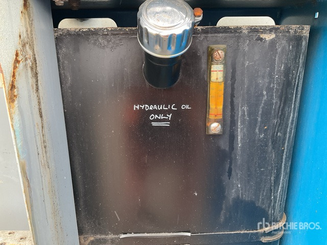 2007 Genie GS5390 4x4 Diesel Scissor Lift - Ножична работна платформа: снимка 5 2007 Genie GS5390 4x4 Diesel Scissor Lift - Ножична работна платформа: снимка 5